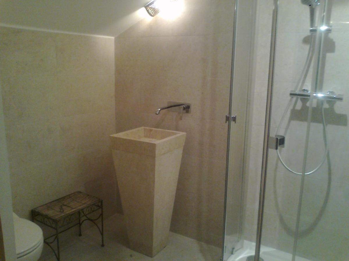 Chambres Des Eaux 29 "Mousseline" Sarcey Bagian luar foto